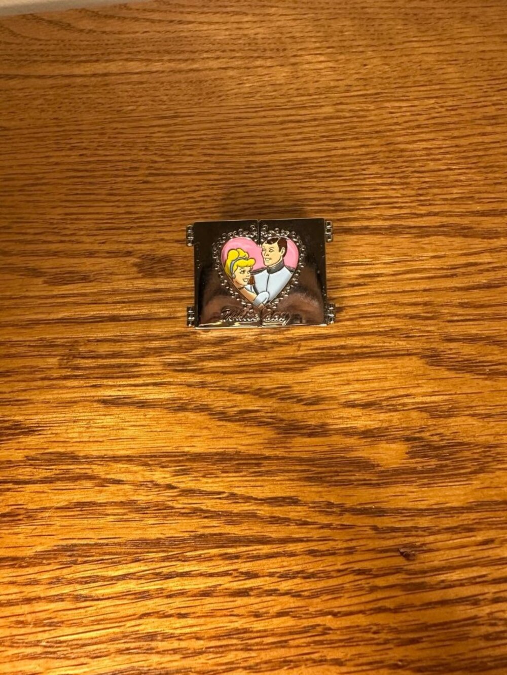 Pin 10512 M&P Cinderella & Prince White Day 2002 Hinged LE1500 valentines